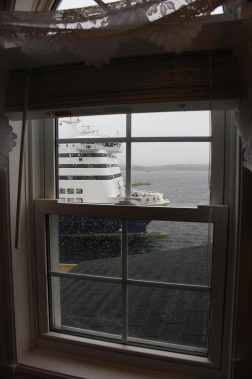 Starboard Side Guest House Channel-Port aux Basques Exterior photo